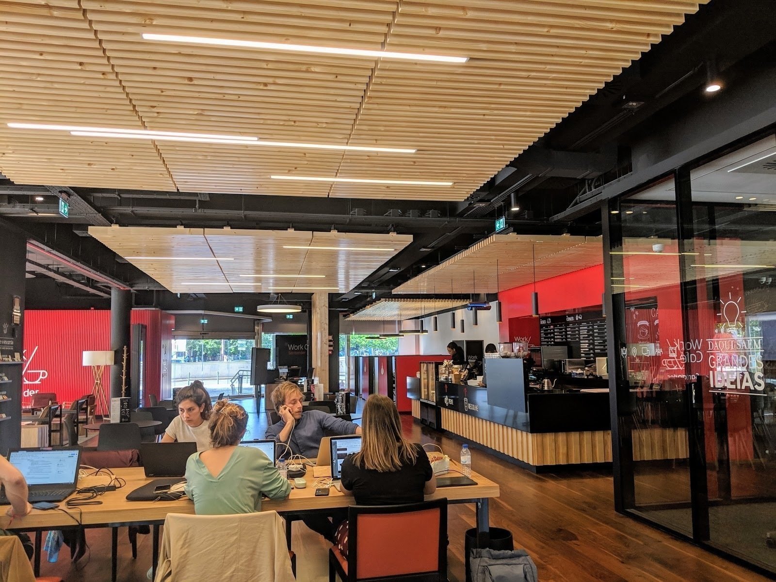 Work Caf Santander A Work Friendly Place In Leeds